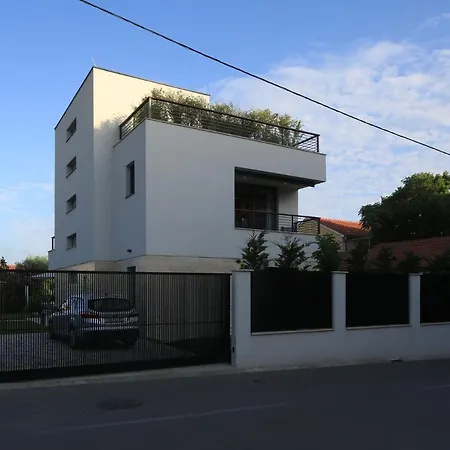 Tereza Villa *